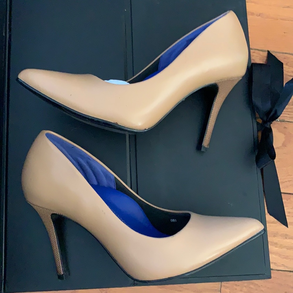 Classic Nude - feels like sneakers!